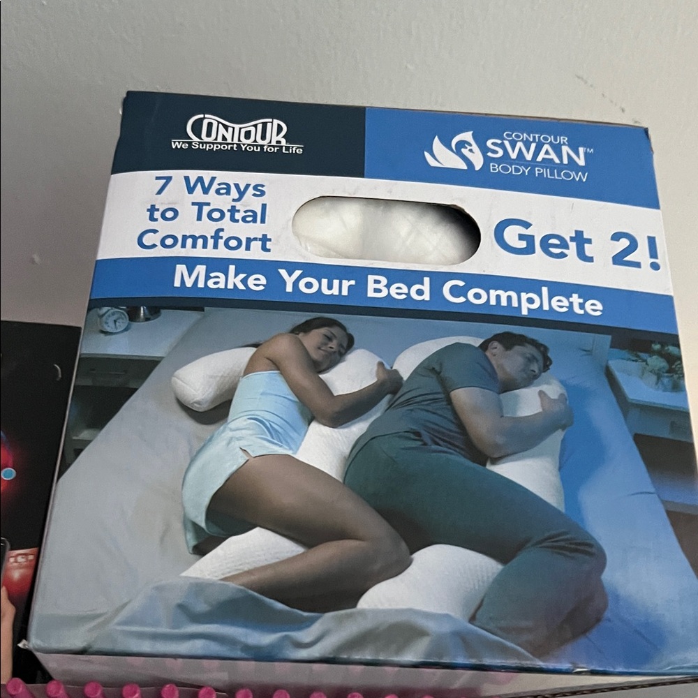 SWAN CONTOUR PILLOW NWT